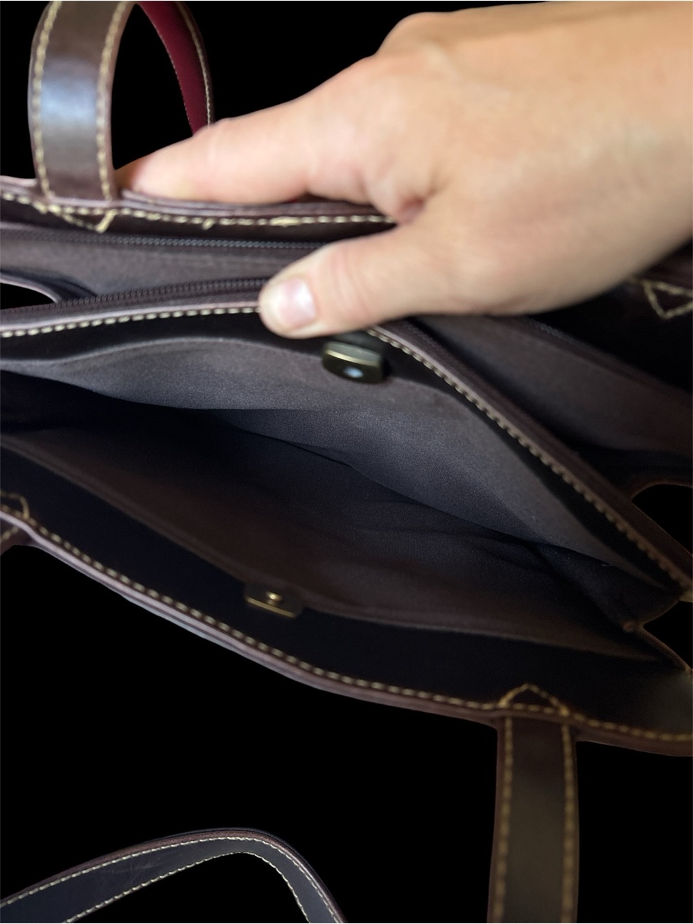 🎉BOGO 1/2 🎉 VTG Liz Claiborne Villager Classic Dark Brown Shoulder Bag - Picture 10 of 10